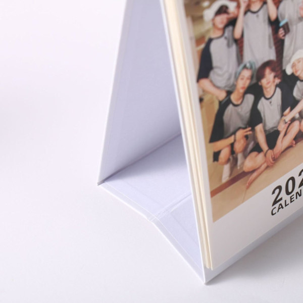 Seventeen Desktop Calendar Kpop Seventeen 2024 Desktop Calendar Nyårspresent för fans