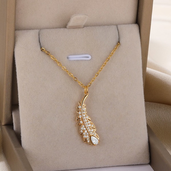 Zirkoner Rose Flower Halsband För Kvinnor Guld Färg Smycken Populära Element Kristaller Kors Hjärta Blad Hästsko Kärlek Halsband N05440G-1