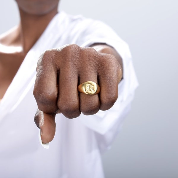 Gamla engelska bokstäver Ringar För Kvinnor Män Finger Smycken Ringar Storlek 8 Rostfritt stål Initialer Round Top Stämplade Ringar Gold-color X