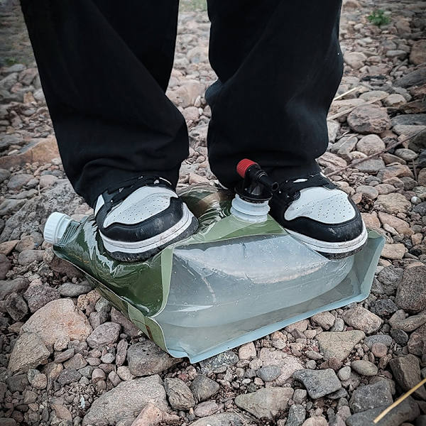 7,5 L hopfällbar vattenpåse utomhus Bärbar campingvattenbehållare Vattenkokare hink Bergsklättring Campingutrustning 7.5L