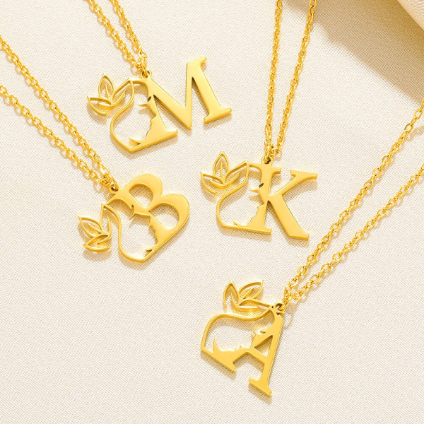 Pretty Women Brev Blomma Halsband Rostfritt stål Guld Färg Inledande hänge Halsband Alfabet Smycken Flicka Present Gratis frakt 45cm W