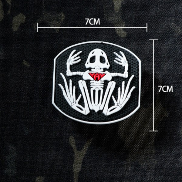 Yakoda Ny produkt Spot Army Fan Outdoor Tredimensionell broderad personlighet Kardborreband Armband Axel Taktisk ryggsäck Below 20L Noctilucent Frogman