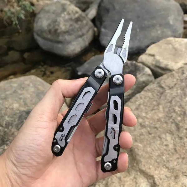 Daicamping DL8 Multitools Multi Knives Wire Cutter Outdoor Clip Rostfri Multifunktionella vikverktyg Tång Army Swiss Blade DL8