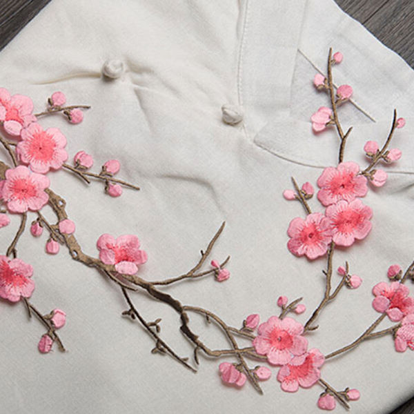 Vackra broderade plommonblommor Flower Patch Stryk/sy på App Red