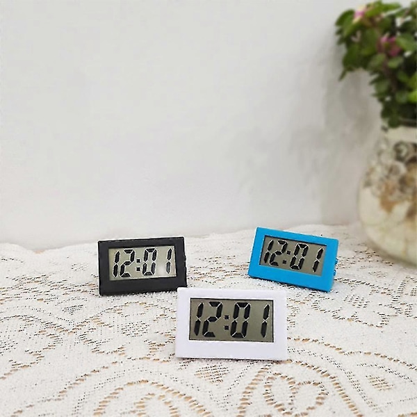Valkoinen digitaalinen kello, pieni kello, mini, käytettävissä autonkelloksi tai pöytäkelloksi, 5,6 x 3 cm, kumipäällysteinen