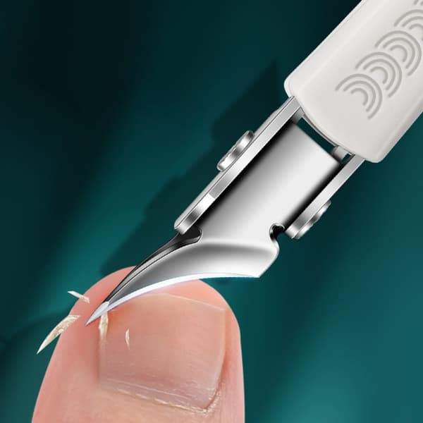 Ultra-sharp 25° Angled Nail Clippers with Protective Case - Precision Cutting Black