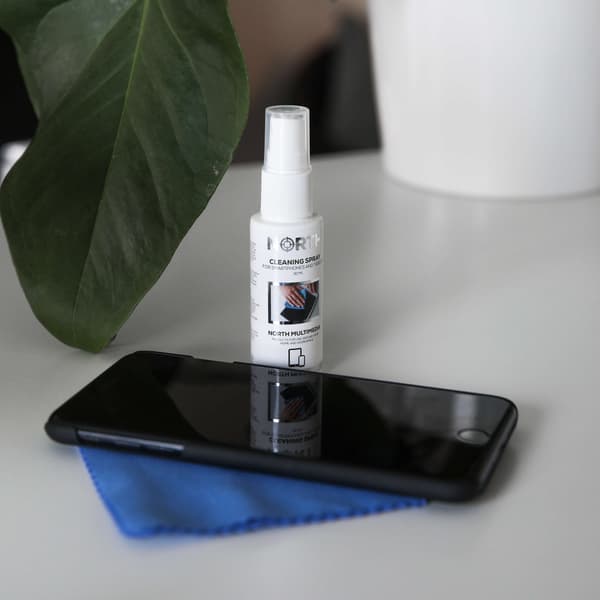 Puhdistussarja matkapuhelimelle 2x neste 30ml ja puhdistusliina