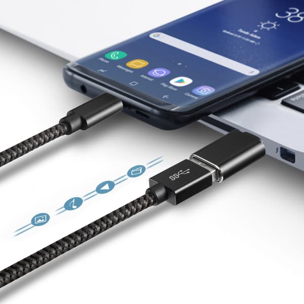 USB-C–USB 3.1 -sovitin, musta