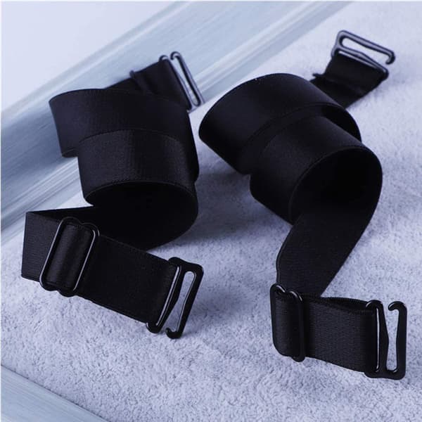 3 paria rintaliivien olkaimia, musta