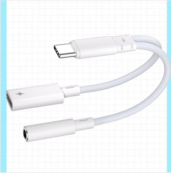 AA10-B2P15 USB-C–3,5 mm-sovitin PD-latauksella