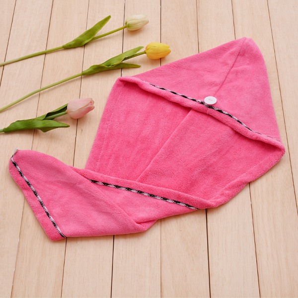Pakkauksessa 2 kpl pyyhkeellä käärittyjä superimukykyisiä hiustenkuivauslippuja napeilla 24*64 cm Deep pink
