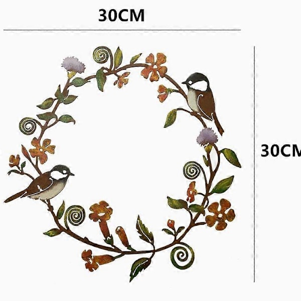 Koristeellinen metallinen ovikranssi, moderni seinäkoriste ympärivuotiseen käyttöön.