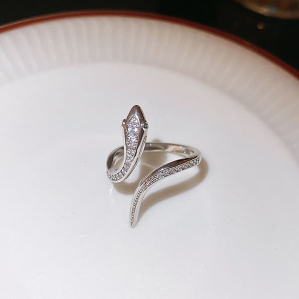 Sølv slangeformet ring