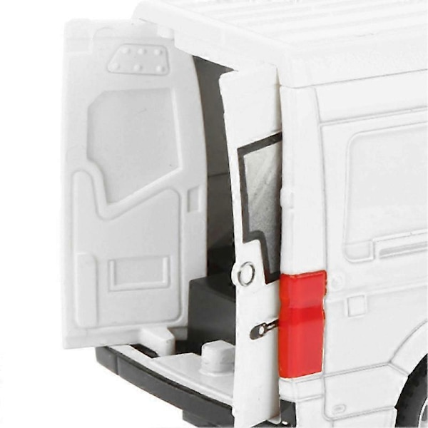 1:32 Diecast Bilmodell Leksak Dörrar Öppnas Drag tillbaka Ljus Ljud Legering Gjutning Displayfordon Modell Vit