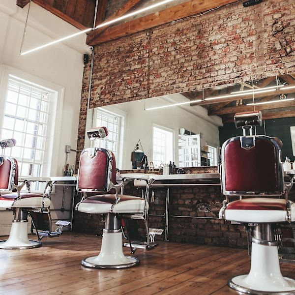 2 st Clippers Blend Kammar för Professionella eller Hemmafrisyrer, Böjd Form, Stabil, Ergonomisk Design Minskar Handledsbelastning, Använd med Clippers eller Sax