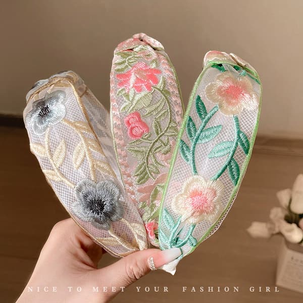 Brodert blomsterpannebånd Blomstret bredt pannebånd Grå
