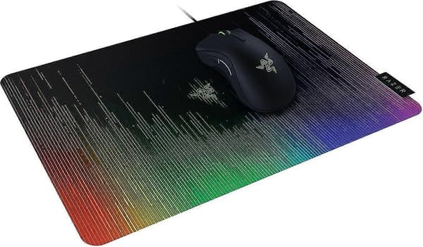 Razer Sphex V2 Mini: Ultratynn formfaktor - Optimalisert spilloverflate - Polykarbonatfinish - Spillmusematte