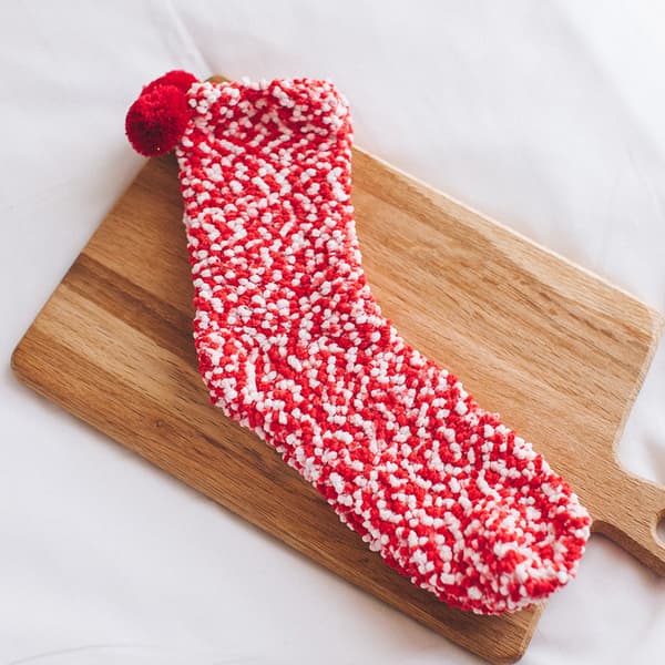DIY Presentstrumpor för kvinnor, 3 par (röd, rosa, lila), plyschiga vintertofflor med presentförpackning