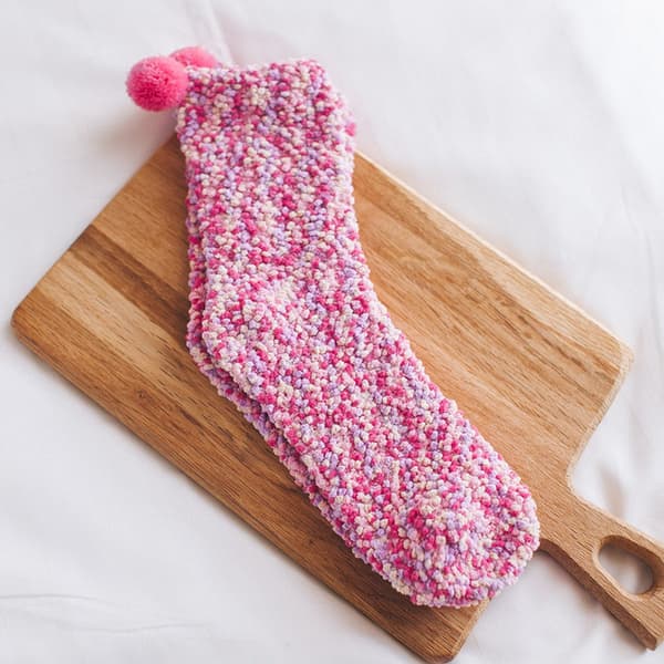 DIY Presentstrumpor för kvinnor, 3 par (röd, rosa, lila), plyschiga vintertofflor med presentförpackning