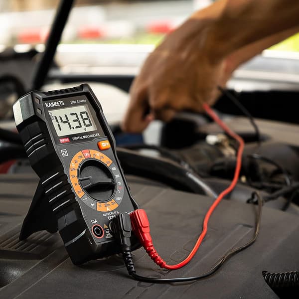 Digital multimeter, DC-/AC-voltmeter, ohm-, volt- og amperemåler samt kontinuitets- og diodespændingstester til husholdningsstik