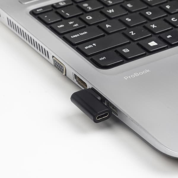 NÖRDIC USB-C hun til USB-A han vinklet adapter 90 grader Black