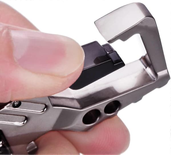 2-pack Nyckelring med Flasköppnare för Män och Kvinnor (Silver och Gun)