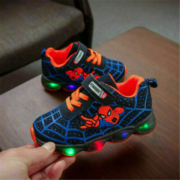 Spiderman LED Trainers Skor Blinkande Light Up Sneakers Barn Z X Blue EU29