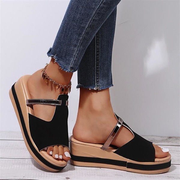 Dambacke med ett ord casual utomhussandaler och tofflor . black 36
