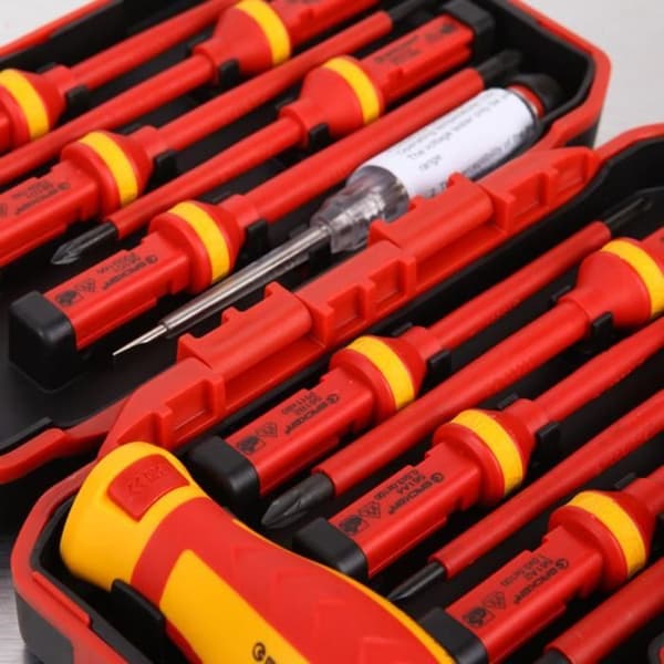 Isoleret skruetrækkersæt til elektrikere - MINGMEI - 13 dele - 1000V isolering - Plug-pull bits - Multi-bit sæt