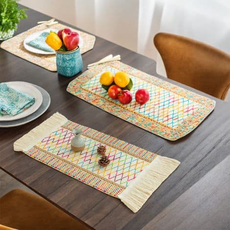 Sett med 4 spisebrikker 30x50cm rustikk bohemsk stil vevd i vaskbar bomull og lin, perfekt for bryllup, hjem og måltider, og til juleborddekorasjon