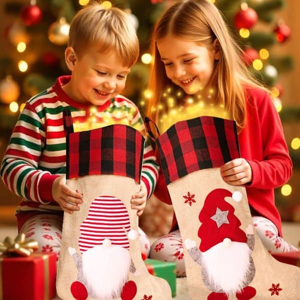 Store julestrømper til ophæng, lavet af jute og non-woven stof, 2 klassiske mønstrede julepyntstrømper