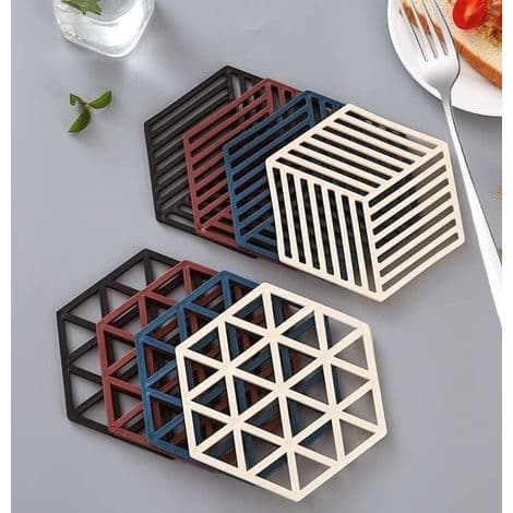 Pieces - Coasters - Minimalist Coaster Set - Silikonbrikker - Med striper og åpent design for gryter, panner og kopper - Fire farger