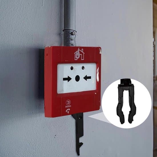 sett med 12 knuste glassnøkler for testing av brannalarm
