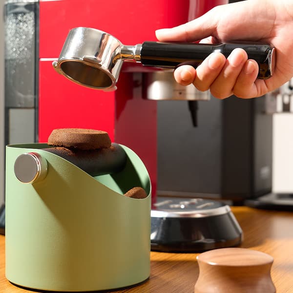 Stilren kaffegrutboks svart