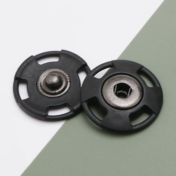 Läpinäkyvät nepparit - 25 mm, 10 kpl musta