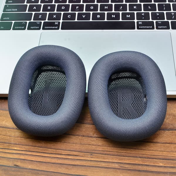 Korvatyynyt Apple AirPods Max -kuulokkeille, 2 kpl, musta