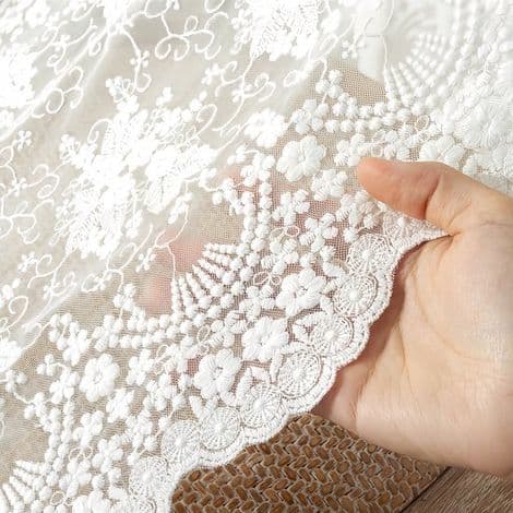 Stycke - Bordslöpare i fransk stil - Bordslöpare i bomullsspets med 3D-broderi - Rektangulär soffbordsduk för bröllopsdekoration - Vit - 40100
