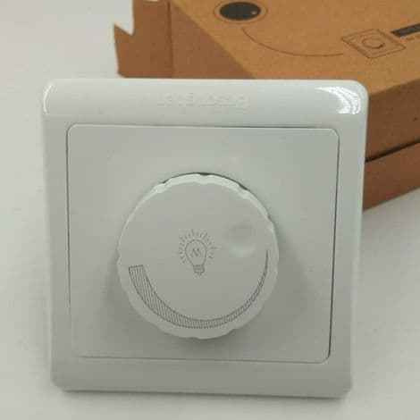 LED trykknappdimmerbryter, hvitt deksel, 99cm, hvit