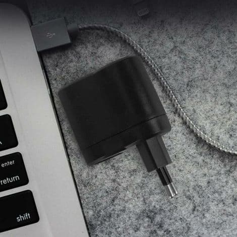 220V til 12V Spændingsomformer – Bilstrømadapter – Cigartænderoplader med Flere Beskyttelsesfunktioner