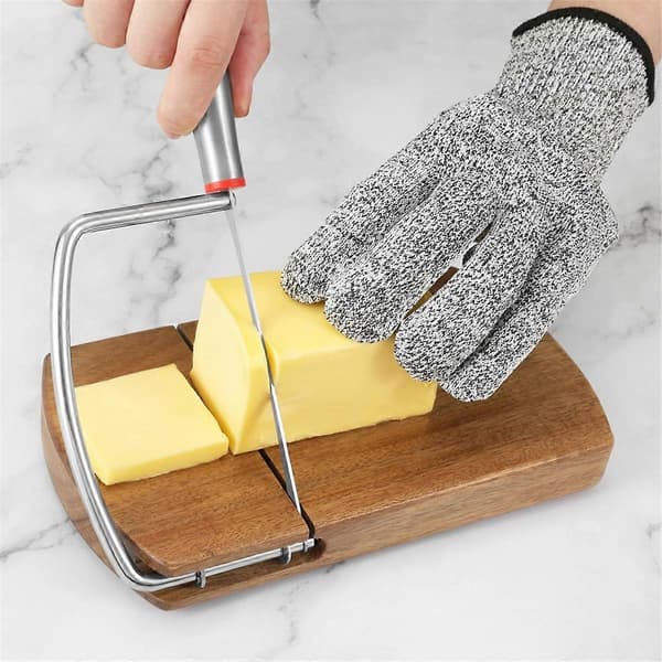 Monitoiminen juustohöylä, puinen juustotarjotin