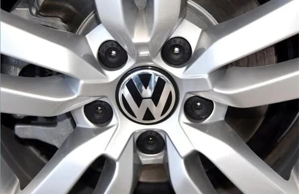 4-pakning - Volkswagen VW Senterkopper / Nav Emblem - Bil Sølv Silver 56 mm