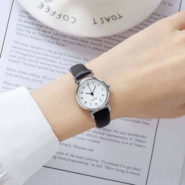 Lyxig klocka i kvartslegering för kvinnor, moderiktig liten urtavla, casual klocka i läder, armbandsklocka Zegarek för kvinnor WH