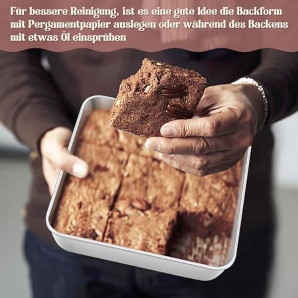 Firkantet kakeform i rustfritt stål, 20 x 20 cm, holdbar og tåler oppvaskmaskin.