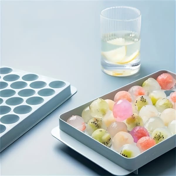 Mini isterningebakke med 104 huller, rund isboldform Blue