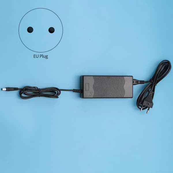 Lader for elektrisk sparkesykkel 42V 1.5Ah Batterilader (EU-plugg) Black