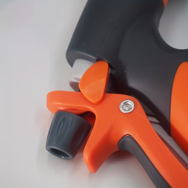 Högtrycksträdgårdsspruta för utomhusvattning - justerbart munstycke, lätt plastdesign 16.5*19CM