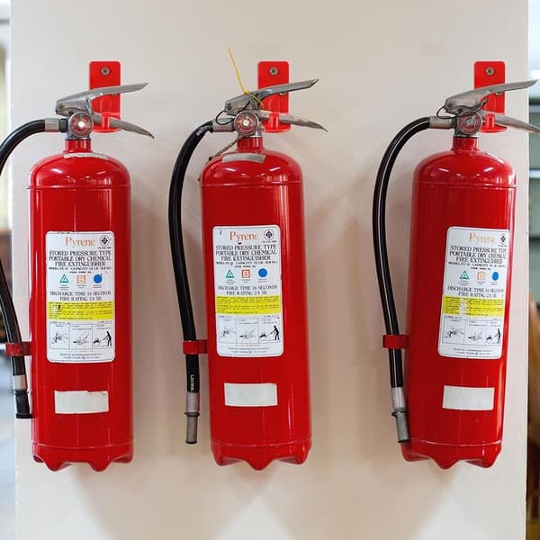 Brandsläckarfäste Brandsläckarhållare Brandsläckare
