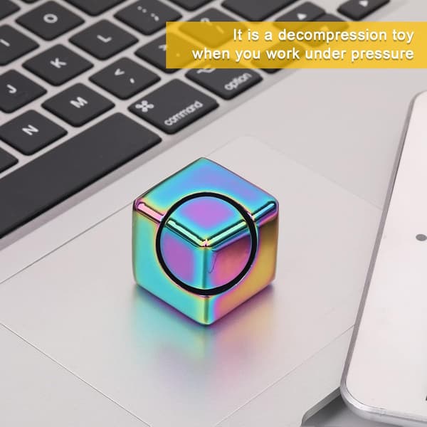 Fidget Cube Spinner 4-i-1 Metallisk Anti-Angst Fokuslegetøj EDC Finger Spinner til ADHD Stresslindring & Skrivebordsfidgeting Regnbue