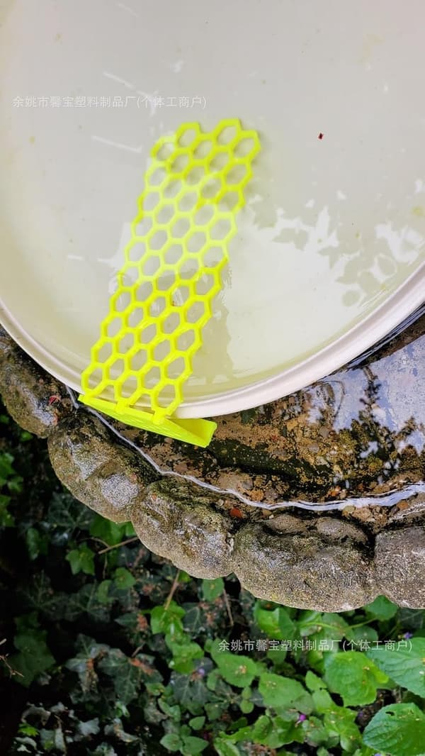 Flytande Biledare, Dricksvattenstege för Insekter i Plast (2 Stycken) (2 Färger)