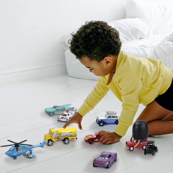 Disney Pixar Bilar Racing Center Blixten McQueen